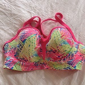 Victoria’s Secret sports bra 34DD